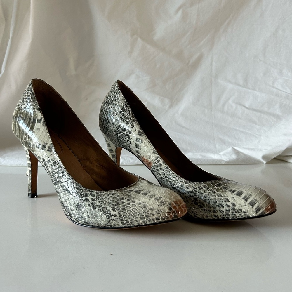 Corso Como women’s 8.5 snakeskin pump